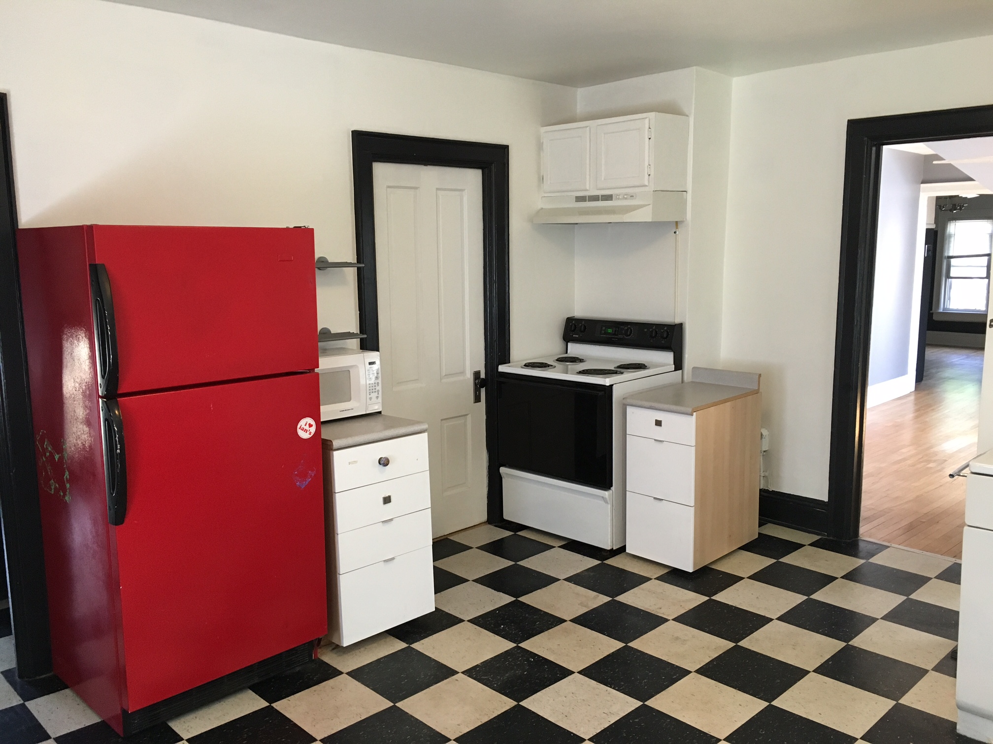 3163 S Clement Ave - Duplex - Upper Unit